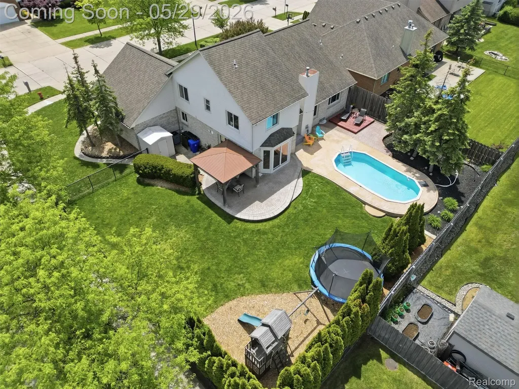 15581 Spiceway Fraser City MI 48026
