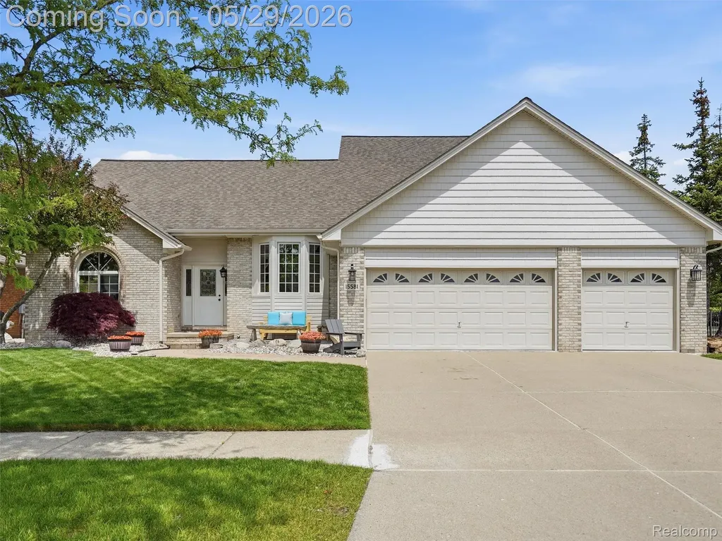 15581 Spiceway Fraser City MI 48026