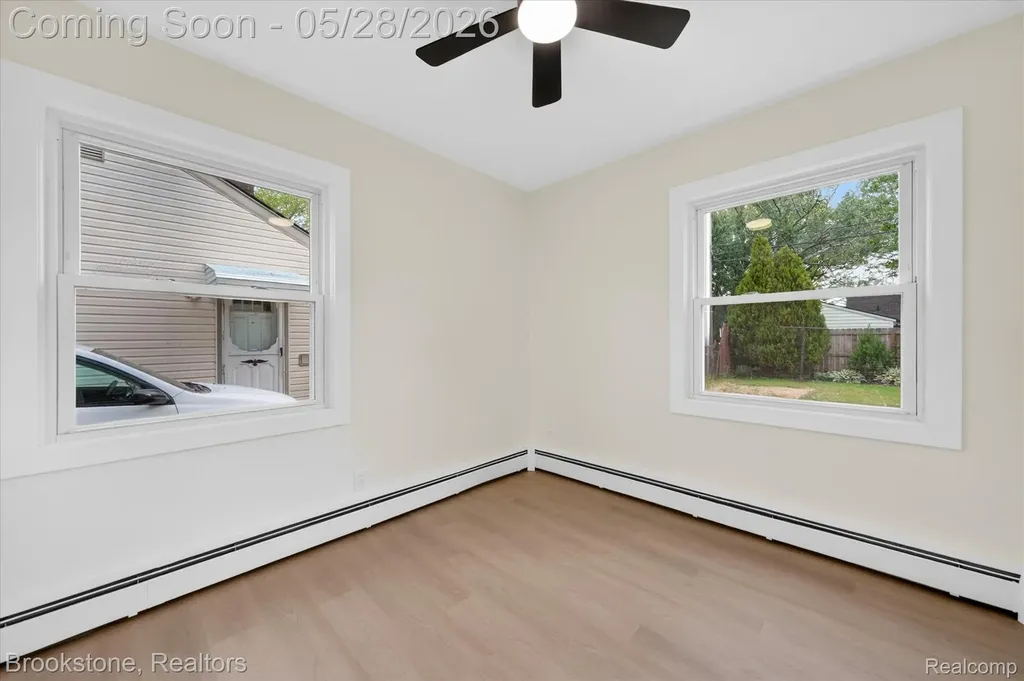 26304 Barnes Street Roseville City MI 48066