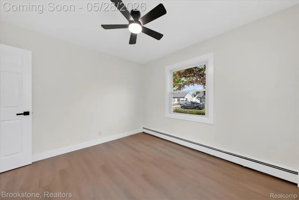 26304 Barnes Street Roseville City MI 48066