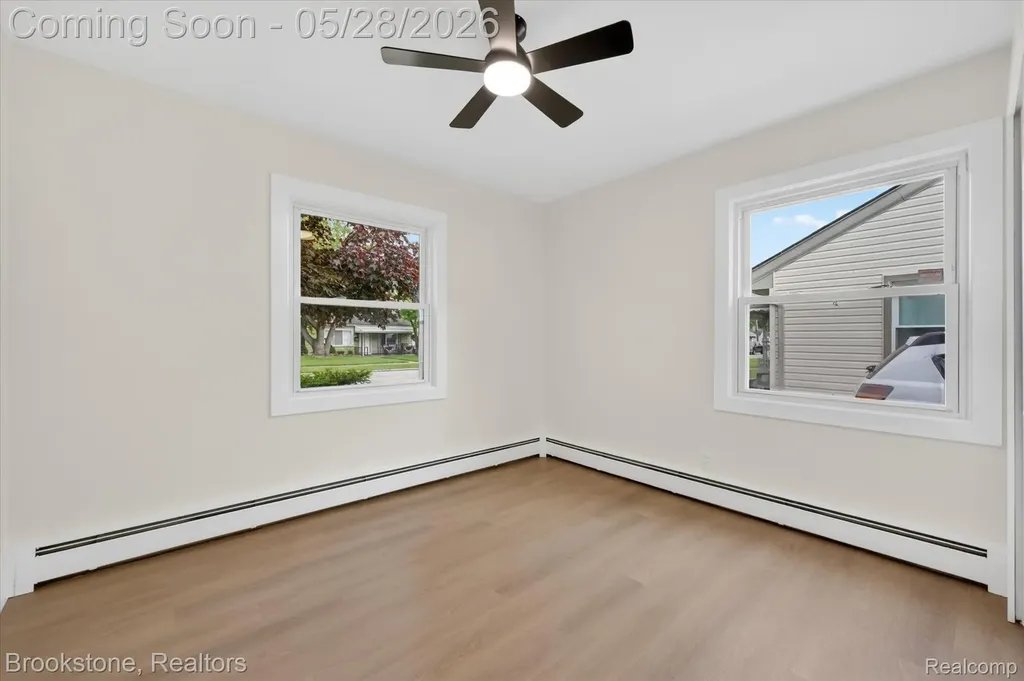 26304 Barnes Street Roseville City MI 48066
