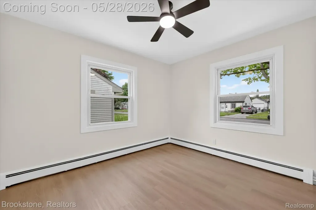 26304 Barnes Street Roseville City MI 48066