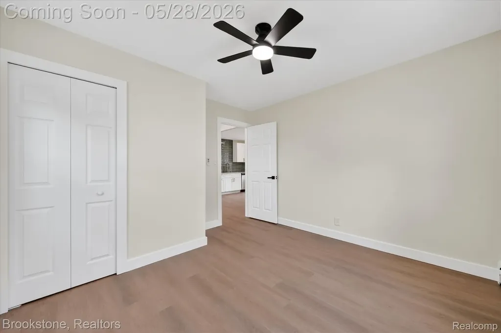 26304 Barnes Street Roseville City MI 48066