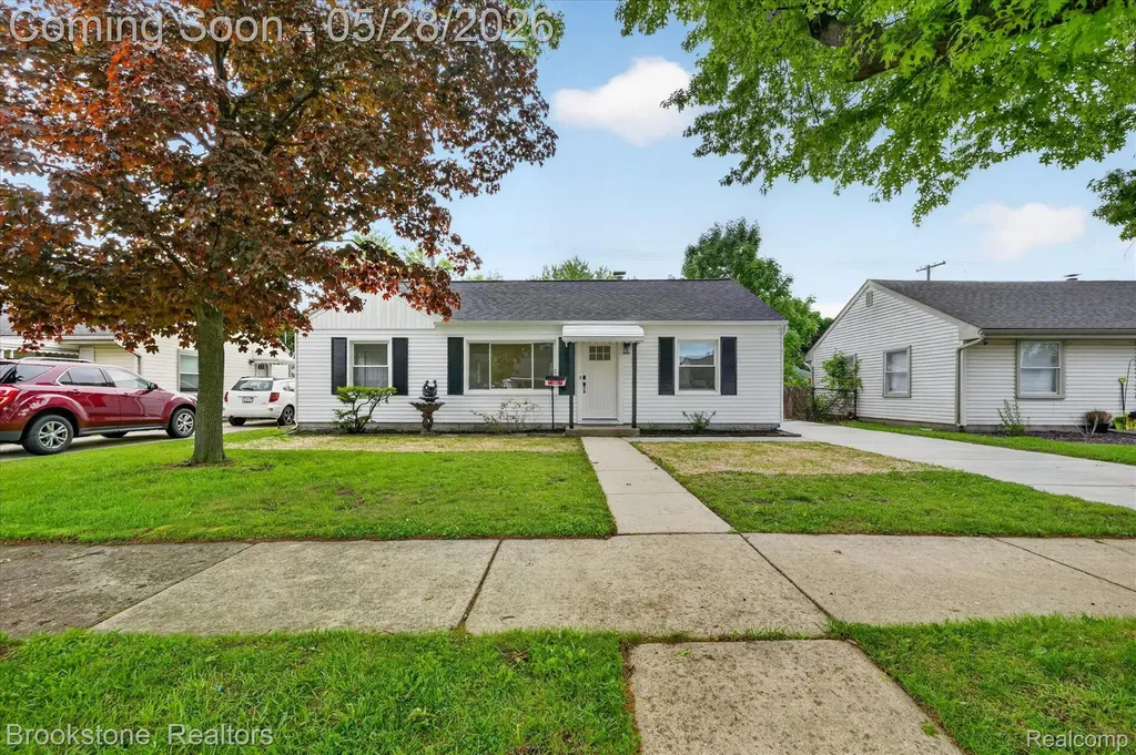 26304 Barnes Street Roseville City MI 48066
