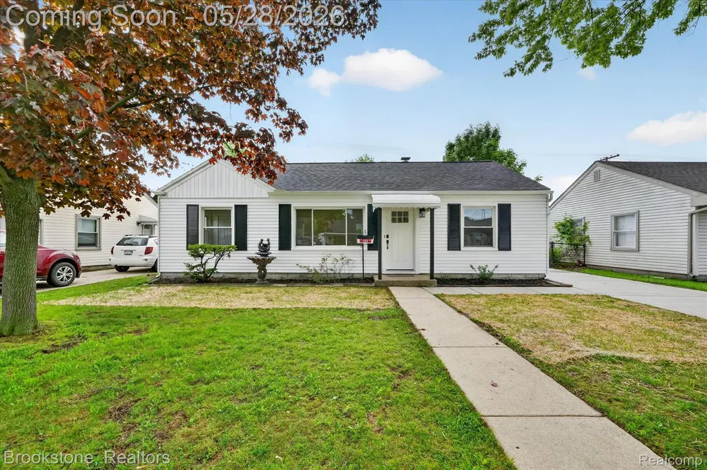 26304 Barnes Street Roseville City MI 48066