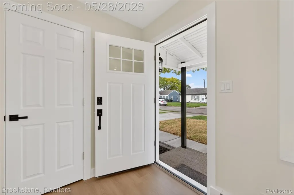26304 Barnes Street Roseville City MI 48066
