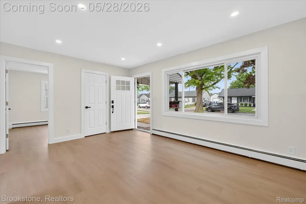 26304 Barnes Street Roseville City MI 48066