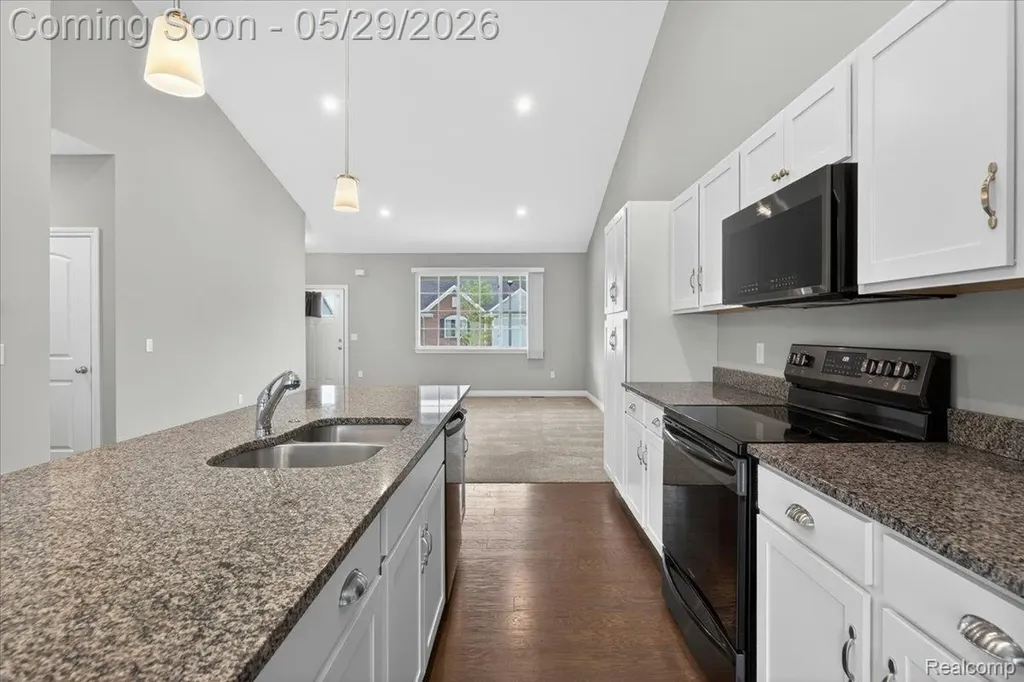 1422 Lincoln Street Lapeer City MI 48446