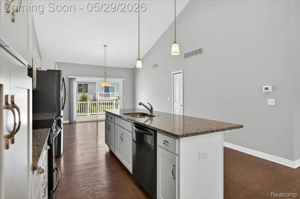 1422 Lincoln Street Lapeer City MI 48446
