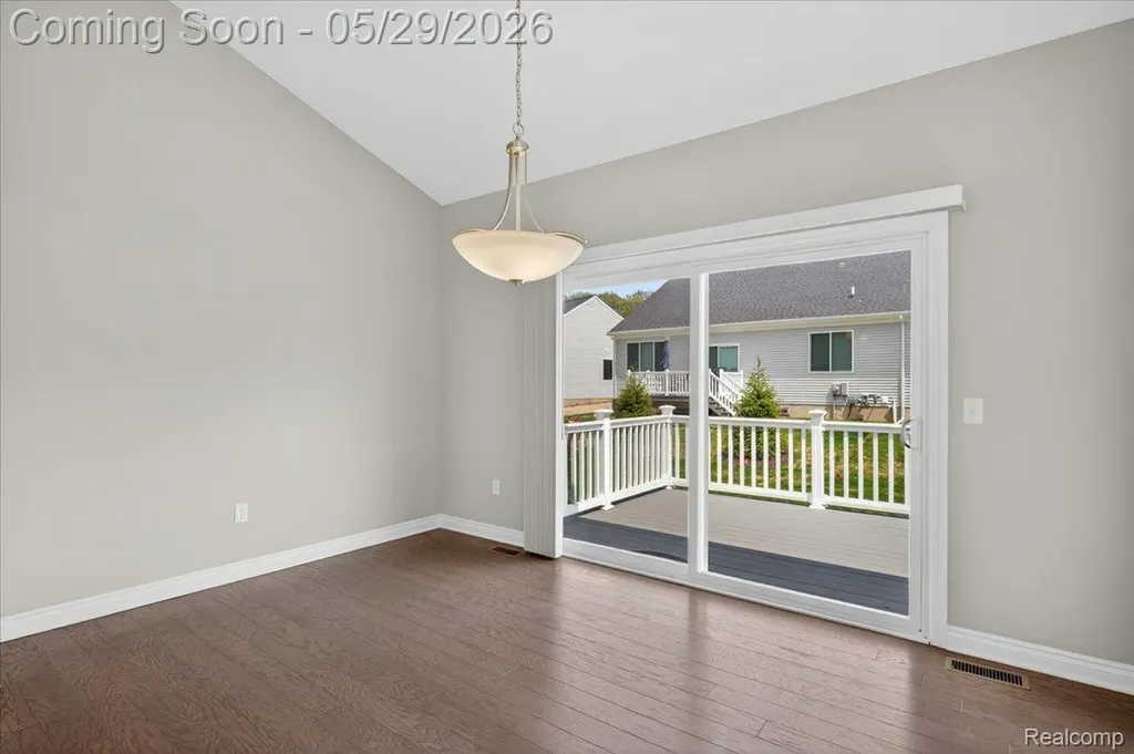1422 Lincoln Street Lapeer City MI 48446