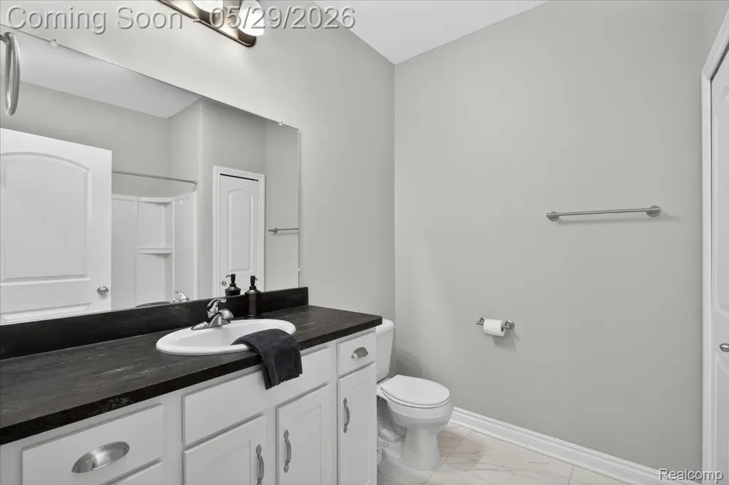 1422 Lincoln Street Lapeer City MI 48446