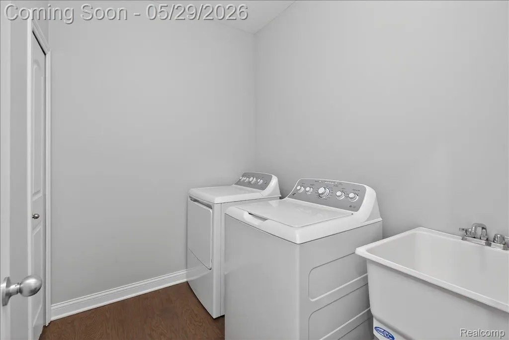 1422 Lincoln Street Lapeer City MI 48446