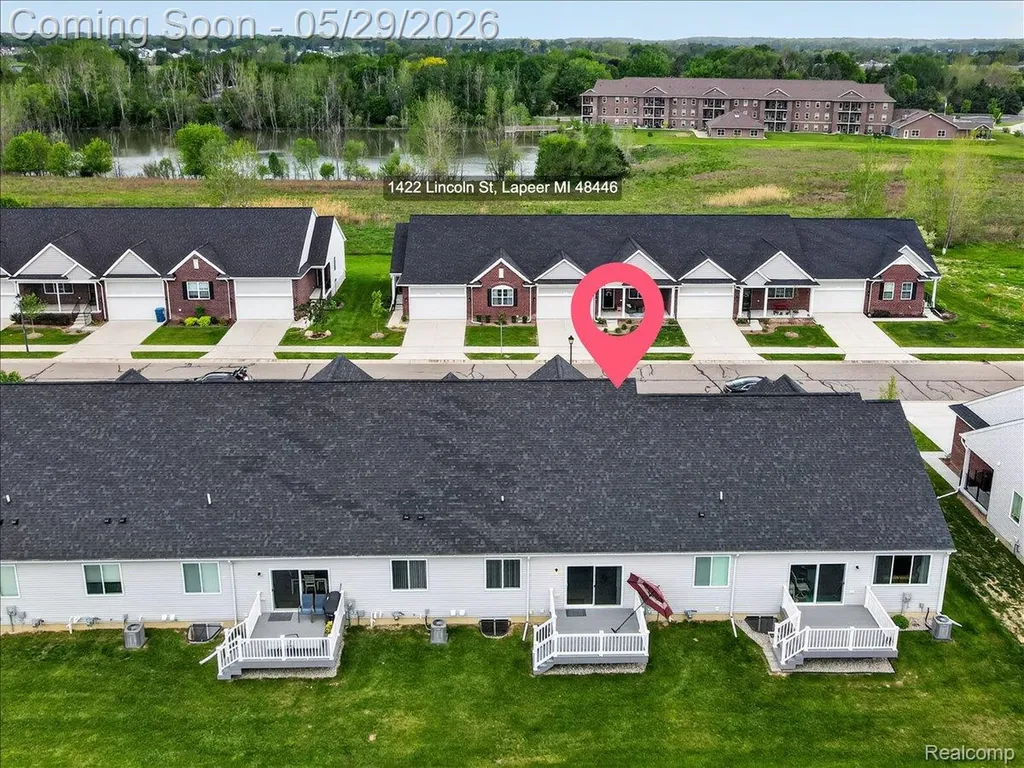 1422 Lincoln Street Lapeer City MI 48446