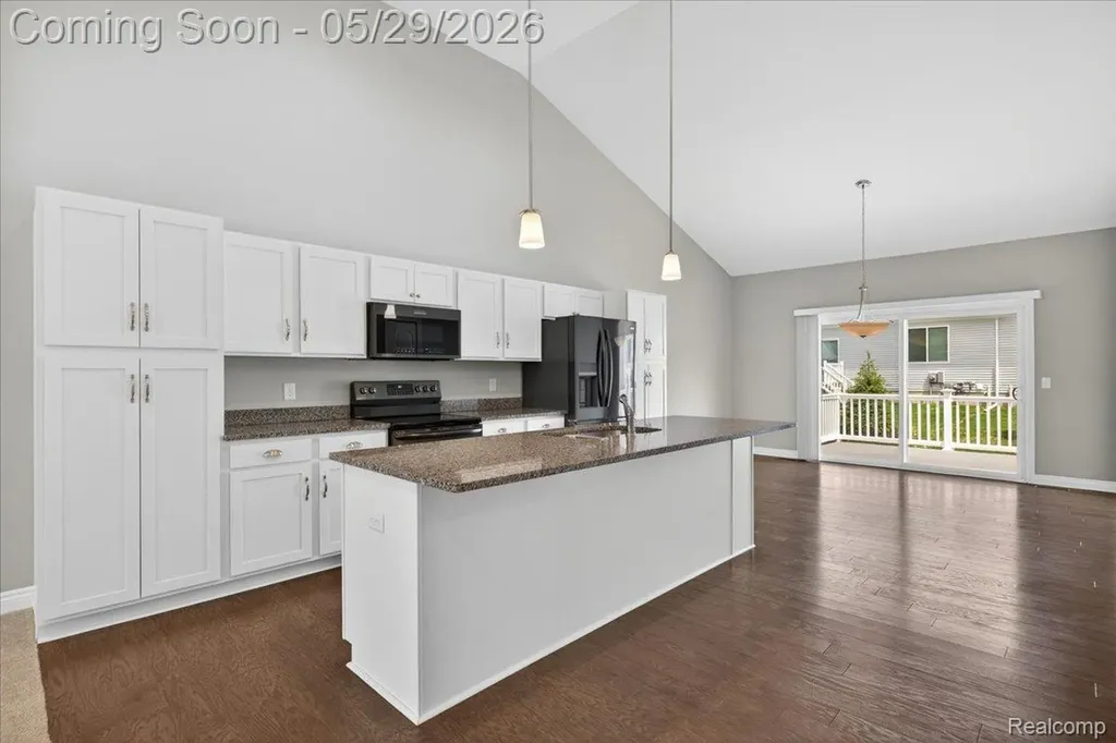 1422 Lincoln Street Lapeer City MI 48446