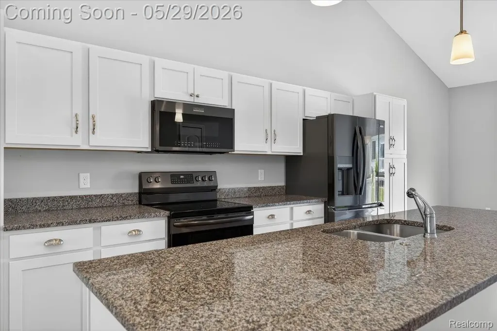 1422 Lincoln Street Lapeer City MI 48446