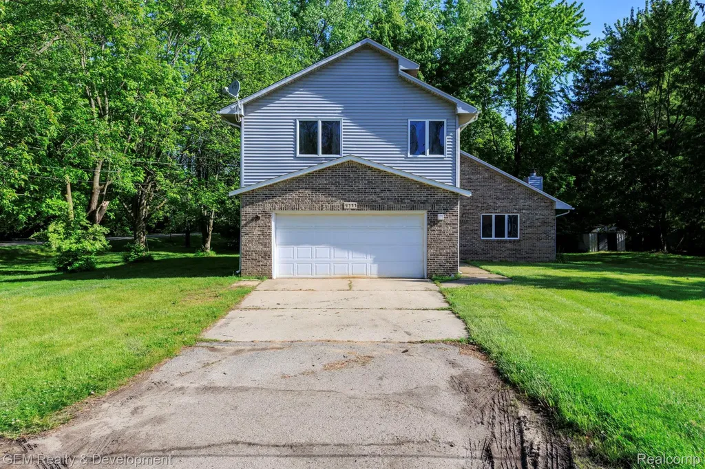 1111 Sarah Road Putnam Township MI 48169