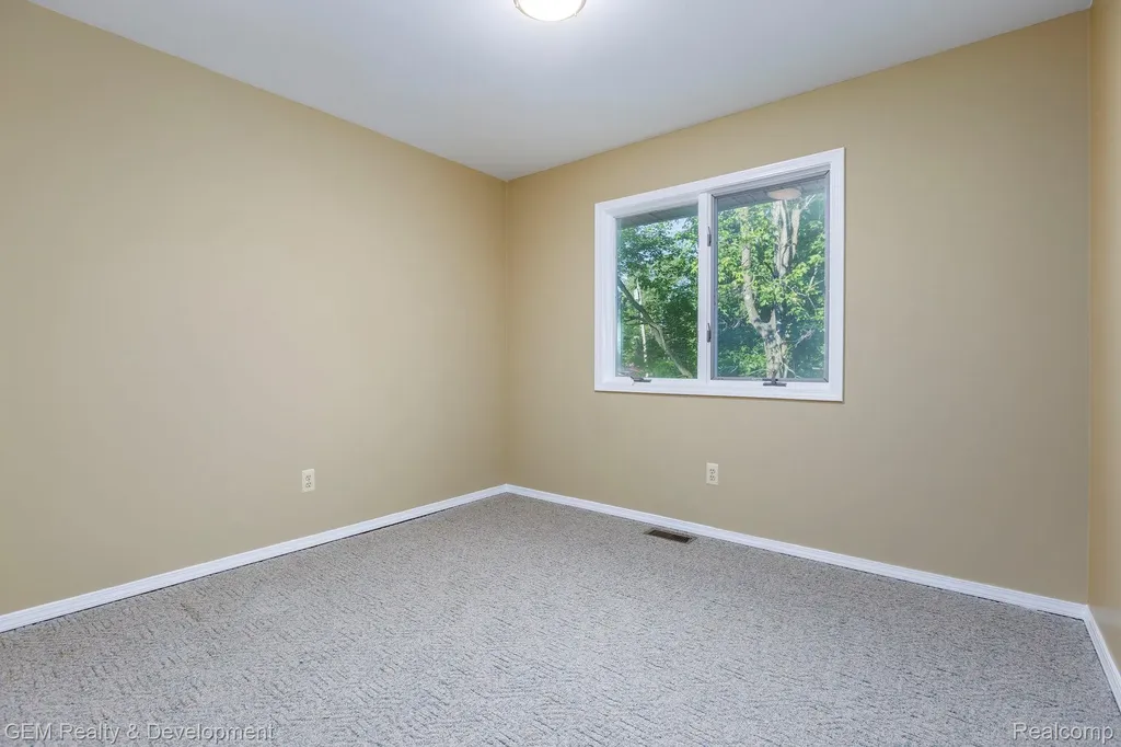 1111 Sarah Road Putnam Township MI 48169