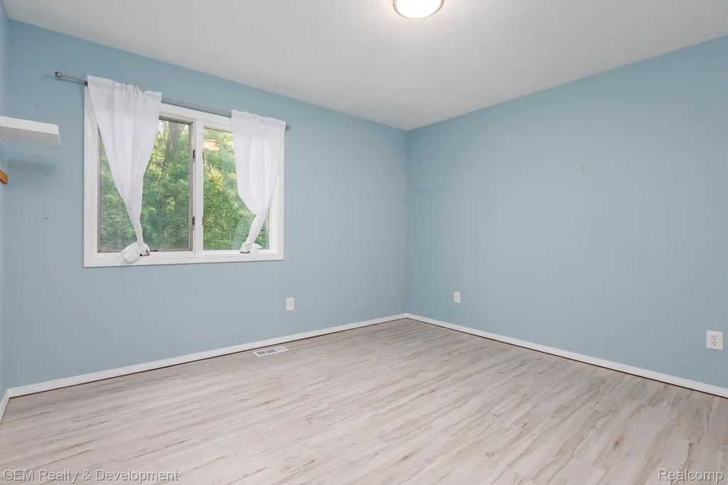 1111 Sarah Road Putnam Township MI 48169