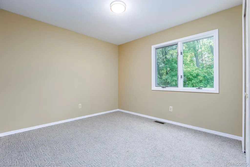 1111 Sarah Road Putnam Township MI 48169