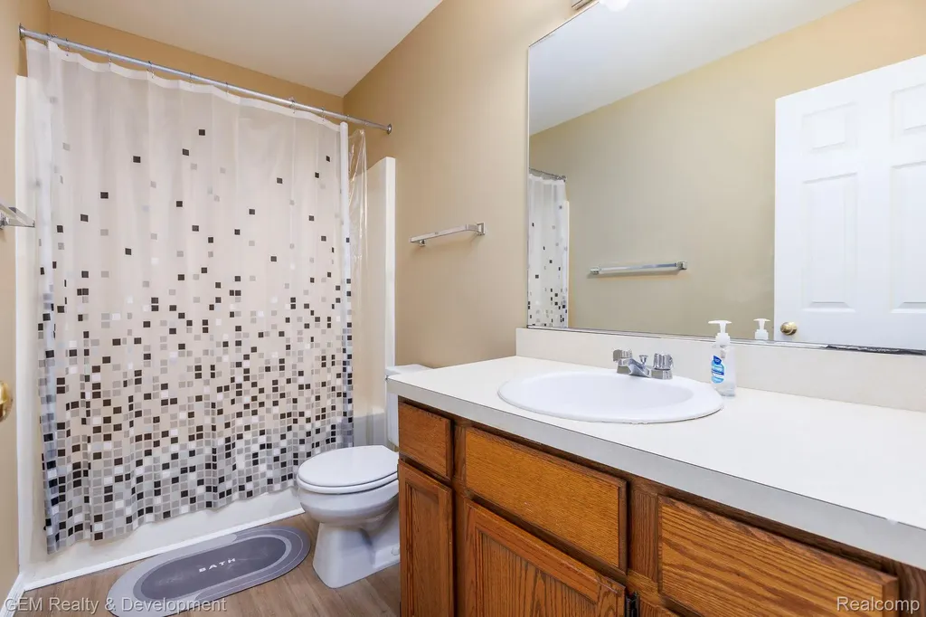 1111 Sarah Road Putnam Township MI 48169