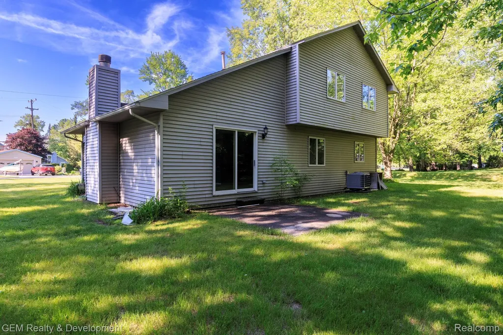 1111 Sarah Road Putnam Township MI 48169