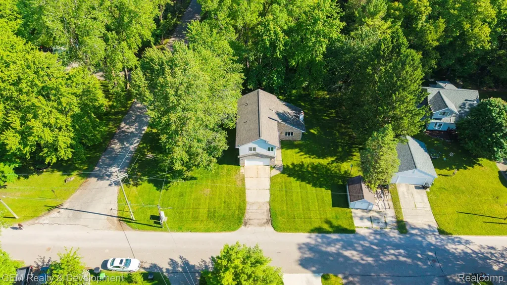 1111 Sarah Road Putnam Township MI 48169