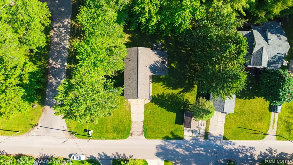 1111 Sarah Road Putnam Township MI 48169