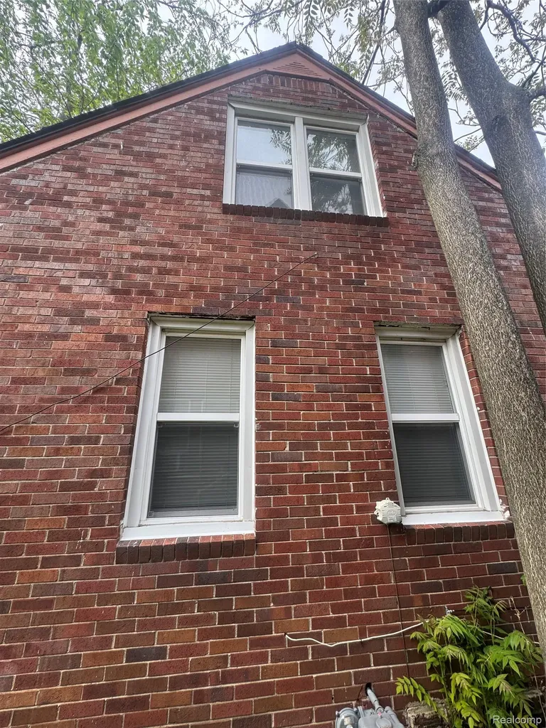 16574 Westbrook Street Detroit City MI 48219