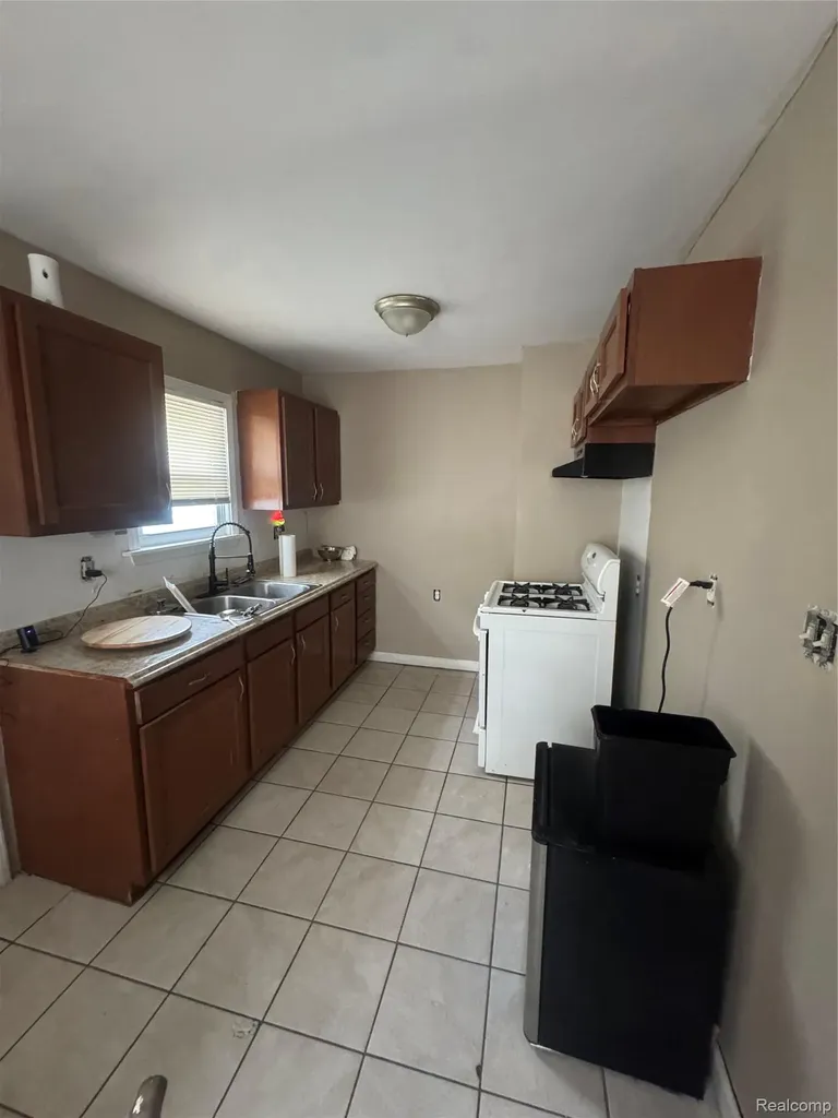 16574 Westbrook Street Detroit City MI 48219