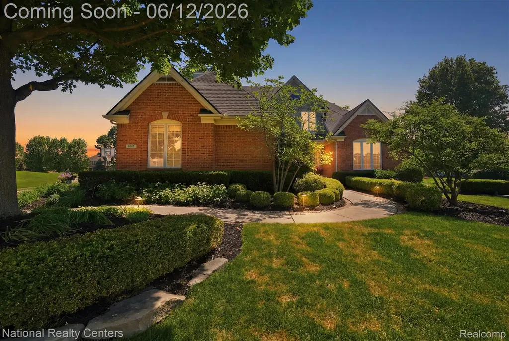 1042 Saint Andrews Highland Charter Township MI 48357