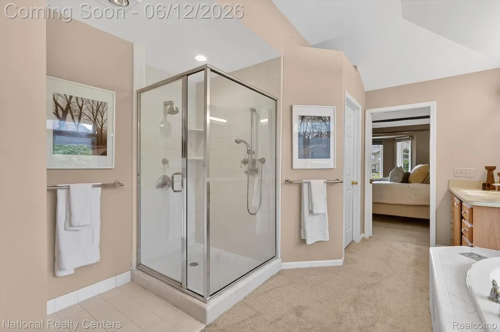 1042 Saint Andrews Highland Charter Township MI 48357