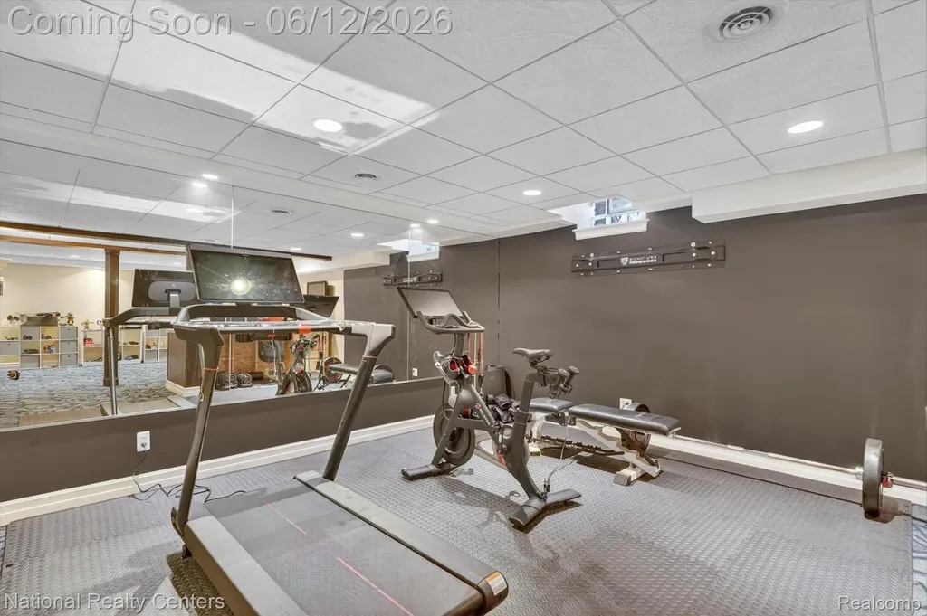 1042 Saint Andrews Highland Charter Township MI 48357