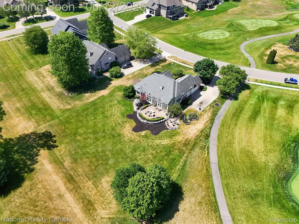 1042 Saint Andrews Highland Charter Township MI 48357