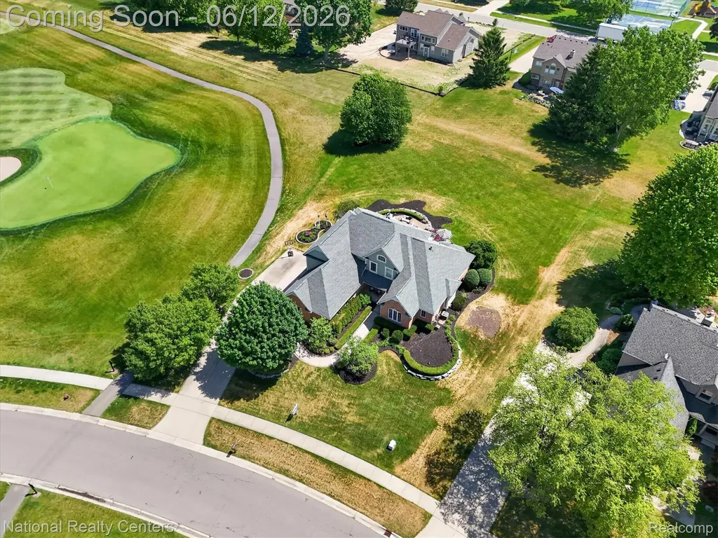 1042 Saint Andrews Highland Charter Township MI 48357