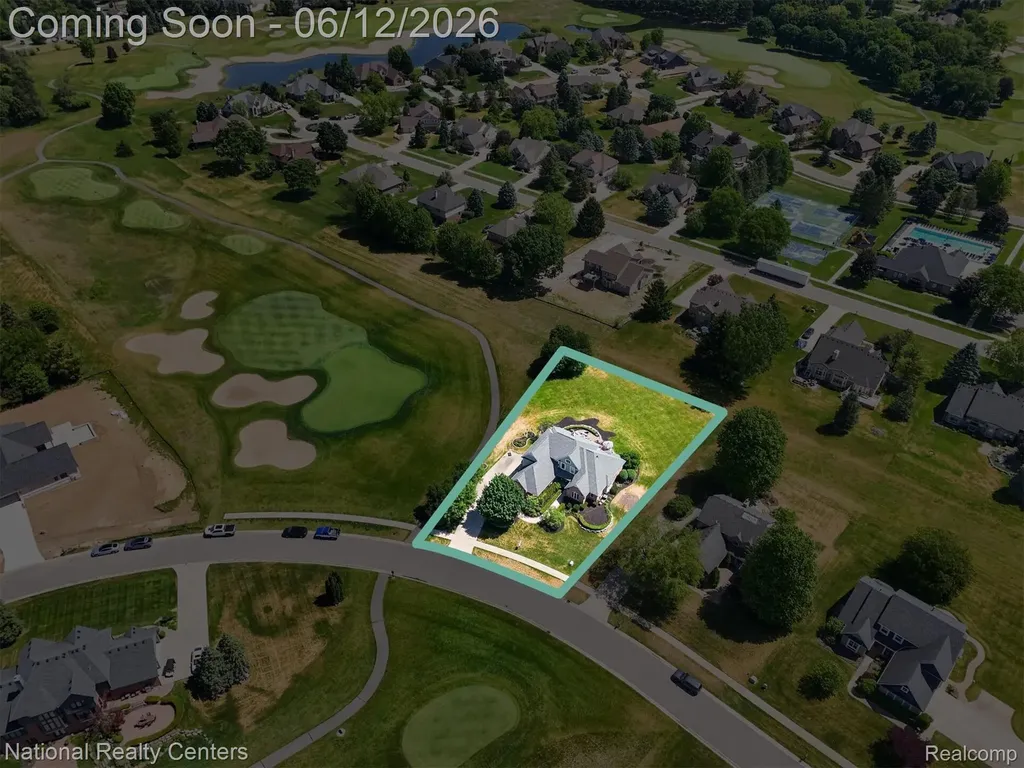 1042 Saint Andrews Highland Charter Township MI 48357
