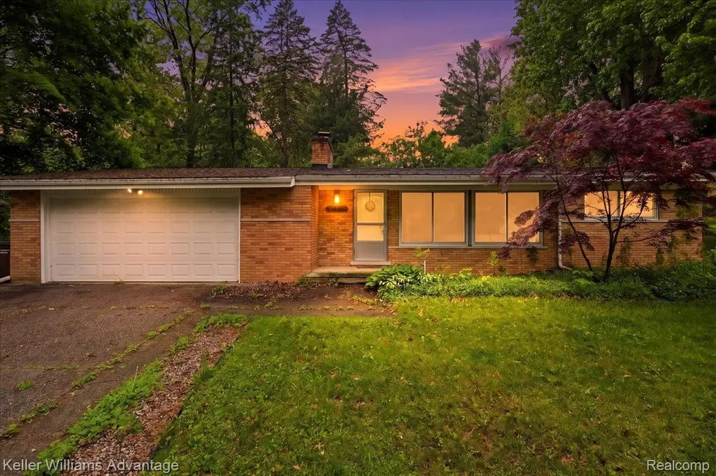 52433 Ihla Street Shelby Charter Township MI 48316