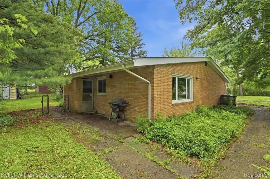 52433 Ihla Street Shelby Charter Township MI 48316