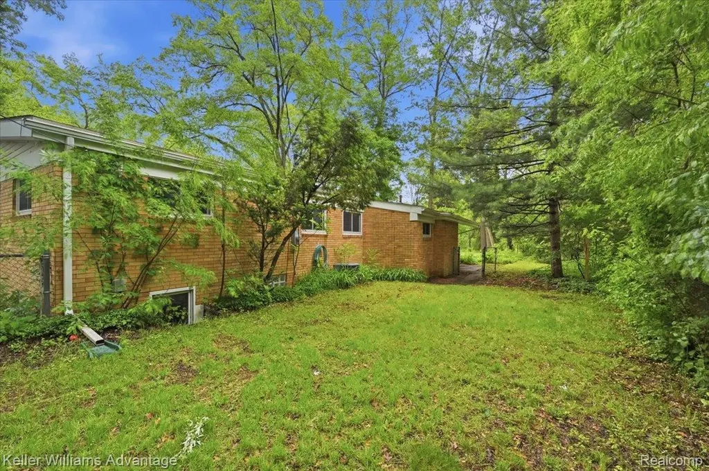 52433 Ihla Street Shelby Charter Township MI 48316