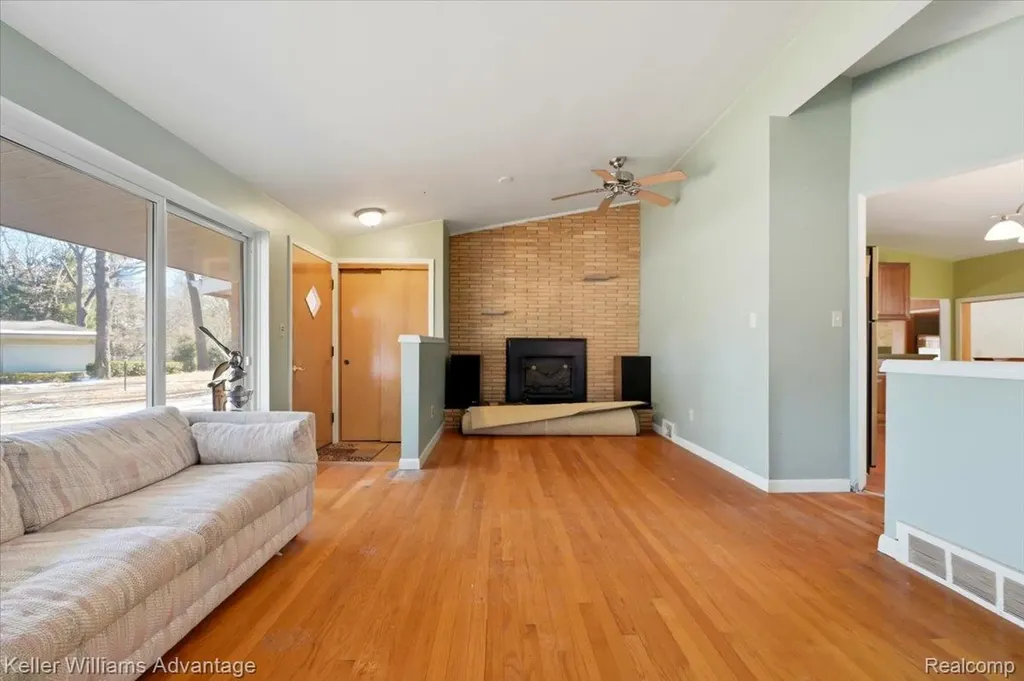 52433 Ihla Street Shelby Charter Township MI 48316