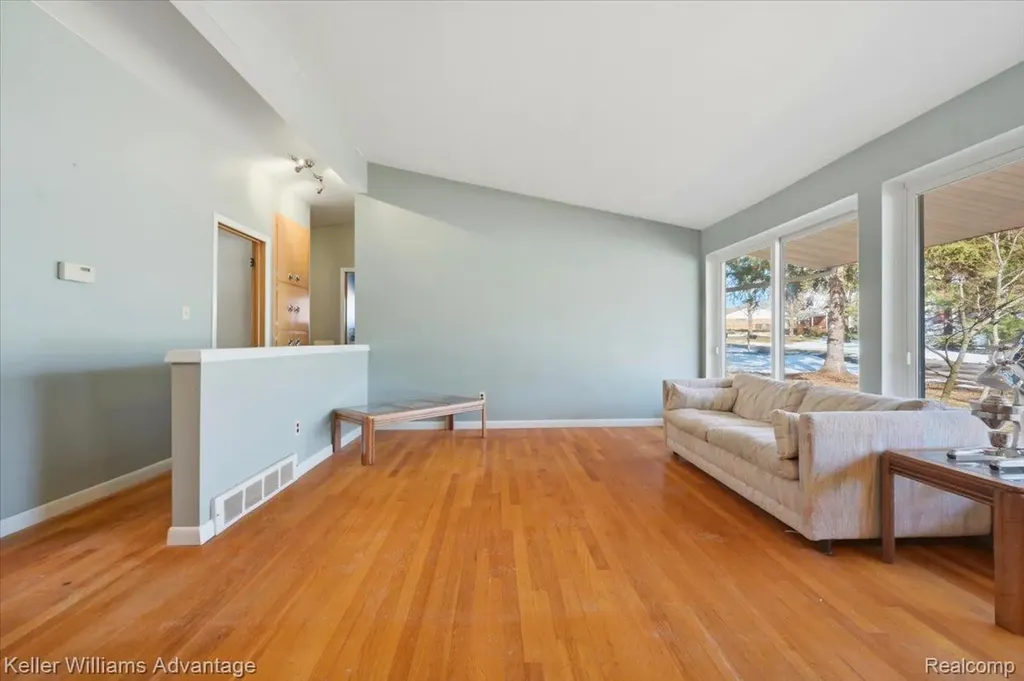 52433 Ihla Street Shelby Charter Township MI 48316
