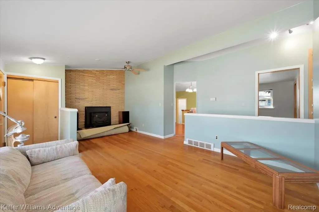 52433 Ihla Street Shelby Charter Township MI 48316