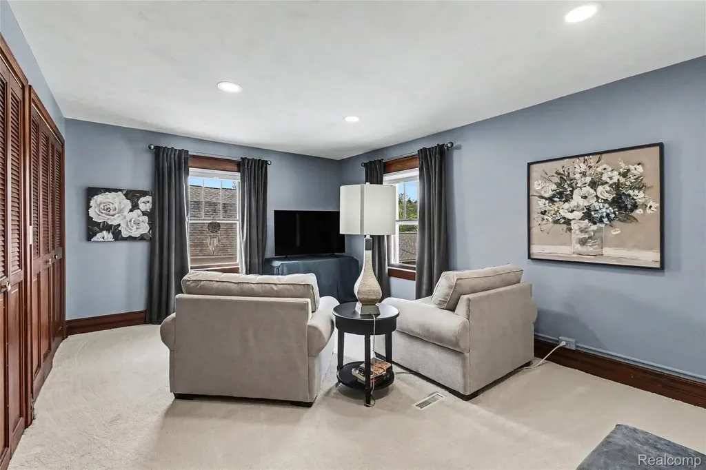 10810 Petrieville Highway Eaton Rapids Township MI 48827