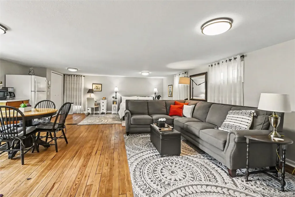 10810 Petrieville Highway Eaton Rapids Township MI 48827