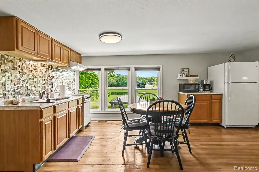 10810 Petrieville Highway Eaton Rapids Township MI 48827