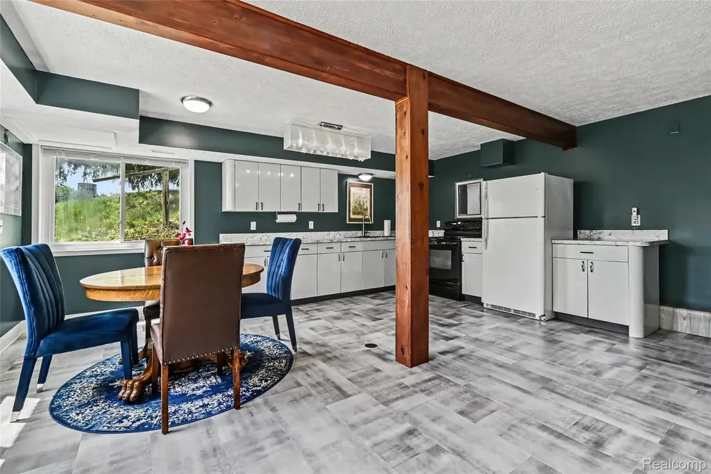 10810 Petrieville Highway Eaton Rapids Township MI 48827