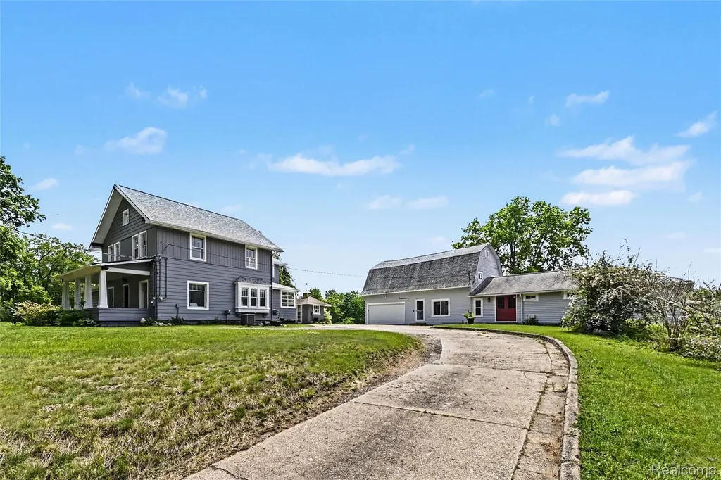 10810 Petrieville Highway Eaton Rapids Township MI 48827