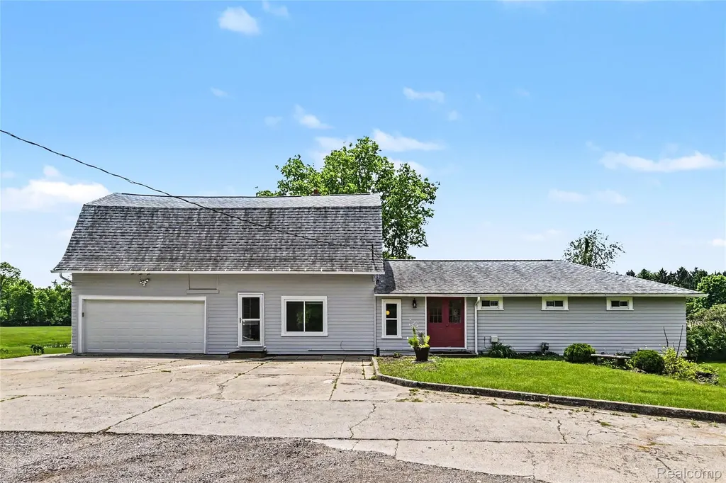 10810 Petrieville Highway Eaton Rapids Township MI 48827
