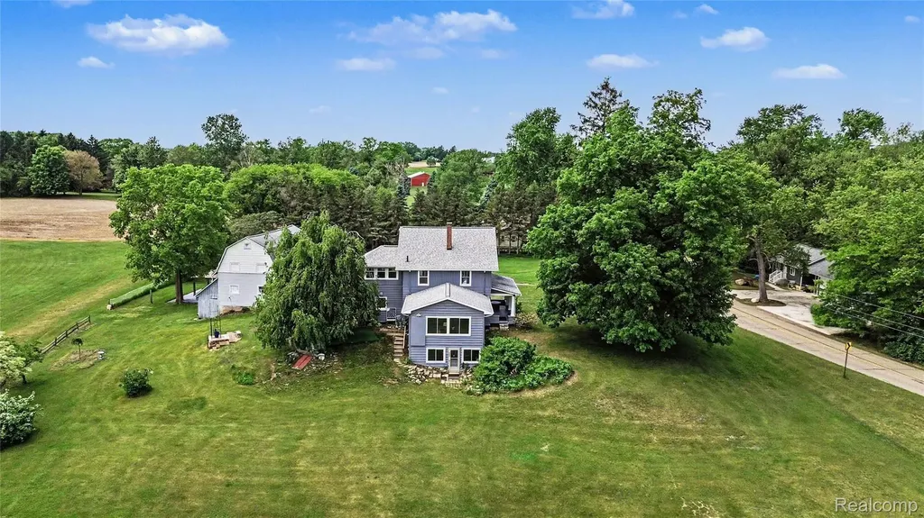 10810 Petrieville Highway Eaton Rapids Township MI 48827