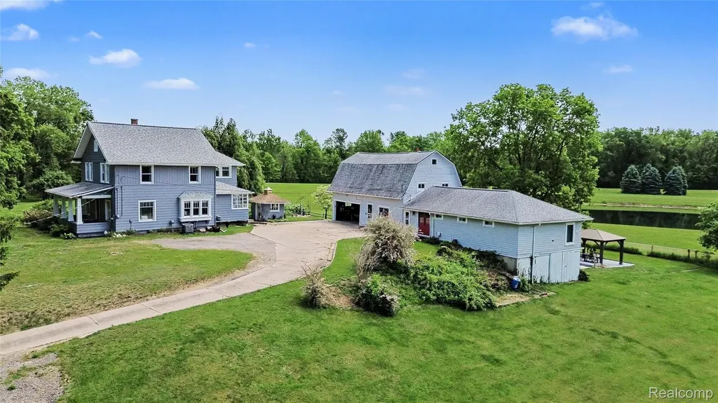 10810 Petrieville Highway Eaton Rapids Township MI 48827