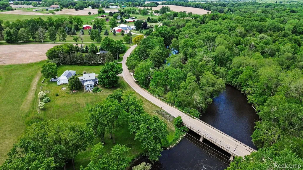 10810 Petrieville Highway Eaton Rapids Township MI 48827